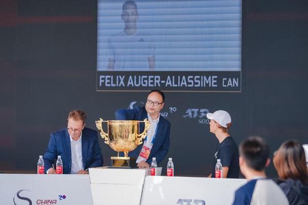 2023中网启幕！昆仑山矿泉水0距离领看巅峰对决