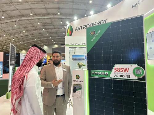 正泰新能携ASTRO N系列组件闪耀中东沙特太阳能展