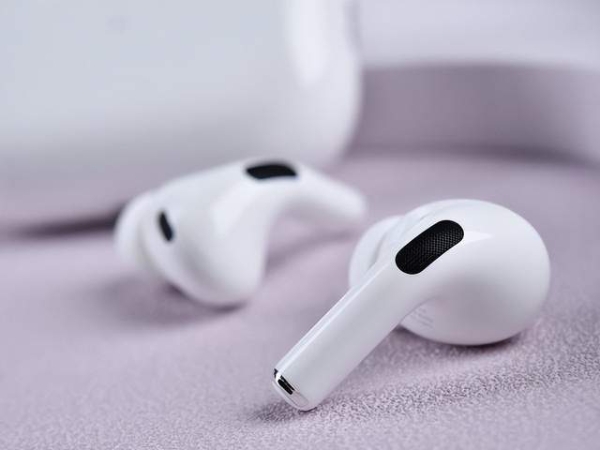 airyou fly1对比airpods pro 2，今年旗舰tws耳机该选谁？