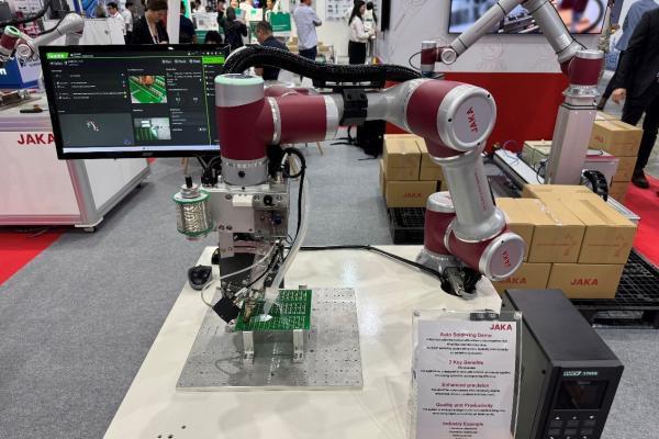 节卡机器人登陆2023新加坡工业展览会 国际生态圈合作成果成“流量担当”