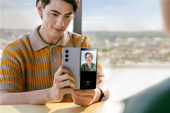 三星Galaxy Z Fold5影像升级 让时尚生活充满创意大片