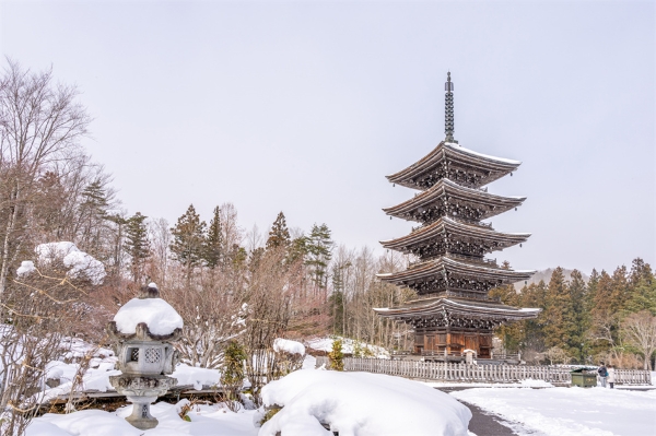  探寻温泉和古寺 滋养身心“治愈”之旅