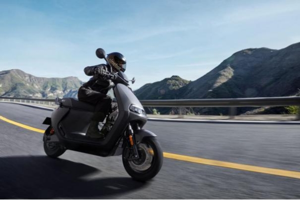 电动摩托车推荐：九号电动E300P性能全新升级，陪你拓展生活边界