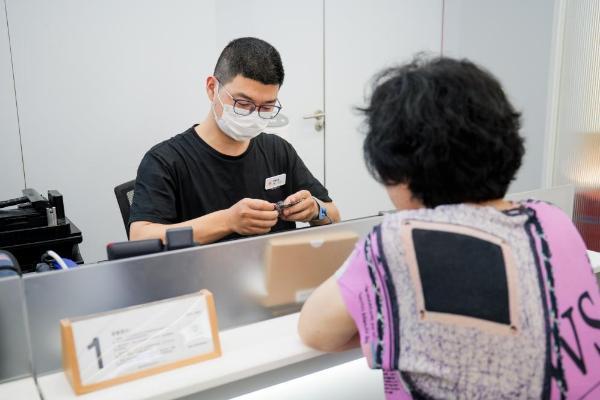 OPPO服务推出《给爸妈的玩机指南》，轻松化解老年用户多种用机难题