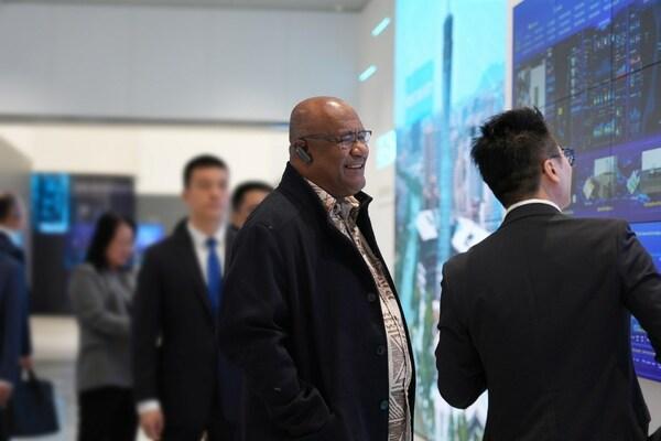  斐济副总理代表团访问大华股份