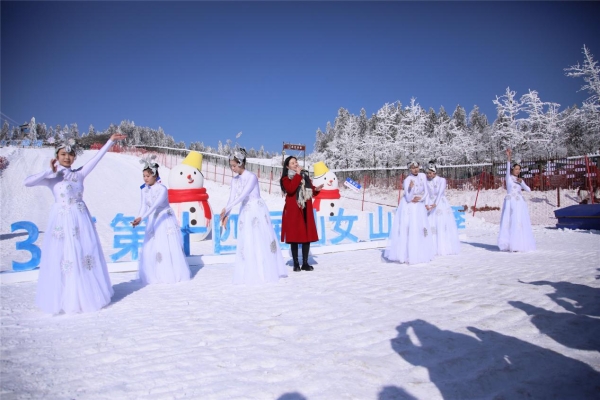 畅享南国冰雪魅力 2023第十四届仙女山冰雪季盛大开幕