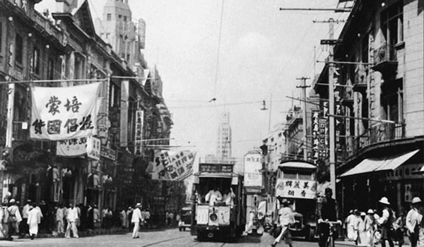 百年培蒙  精致剪裁 “衣”显缤纷世界  引领潮流男装新风尚