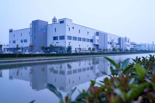 上海超硅亮相第六届半导体大硅片论坛，超70名代表参观上海Fab厂