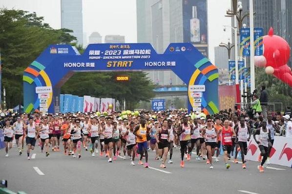 连续4年护航深马，佳沃水果携天然好椰领跑健康新生活