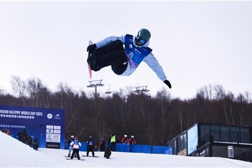  2023自由式滑雪及单板滑雪U型场地世界杯开赛 京东冠名赞助助力冰雪消费