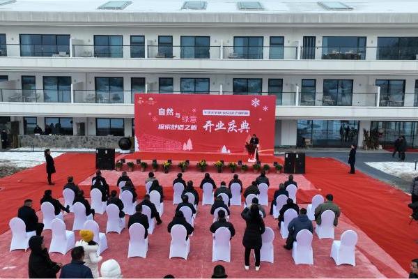 住在“诗和远方”的世外桃源 仙女山景区神仙级民宿营业 