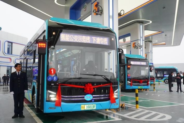 合肥首条氢能公交线路开通，安凯客车批量投入运营