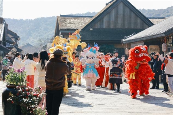 无锡拈花湾拉开新春序幕，年味活动点亮花火中国年