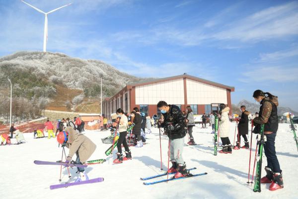 湖北·保康文旅冰雪嘉年华暨首届横冲国际滑雪场滑雪比赛开始招募啦