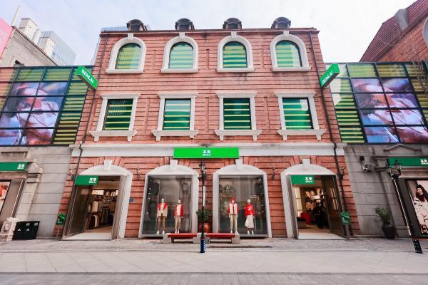 BENLAI本来武汉汉街店盛大开业，引领华中“性能科技休闲服”风潮