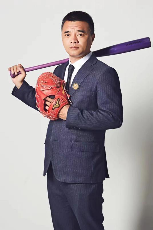 孙岭峰做客新网银行Sports Talk直播间，分享棒球人生