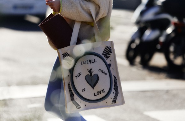 TOTE HEART 手袋 — The Mall Luxury Outlets 的新款必入单品