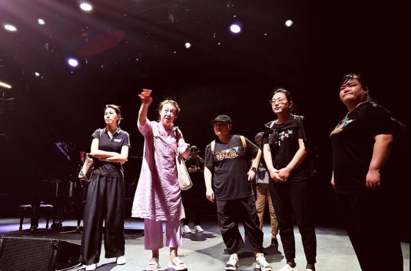 舞蹈中国艺术总监候燕 担任“一带一路”新加坡首都剧场开幕式总导演