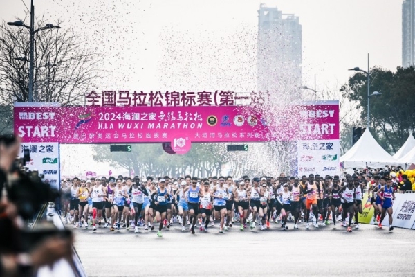 李宁飞电横扫无锡马拉松四冠刷新男女子全程赛会纪录