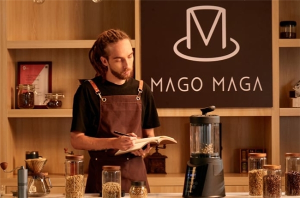 Mago Maga 用Roma Pro智能咖啡豆热风烘焙机 革命性地改变了家庭咖啡烘焙