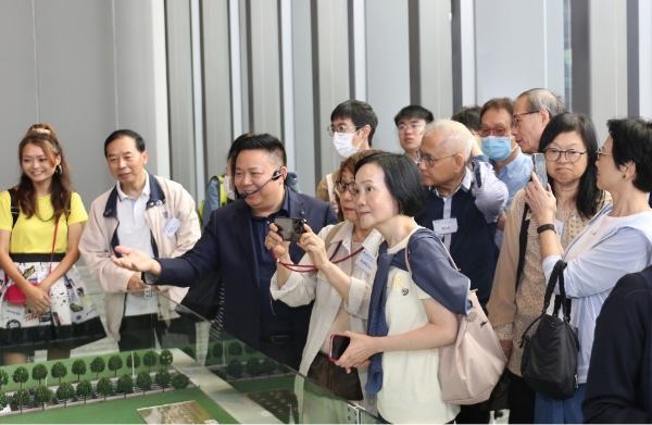 香港中文大学联合书院校友会探访正中集团，共议科技创新与大湾区未来