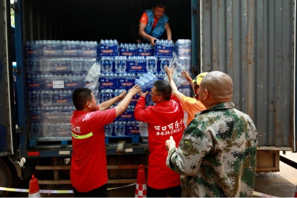 世界水日，可口可乐中国邀你相拥“大水滴”