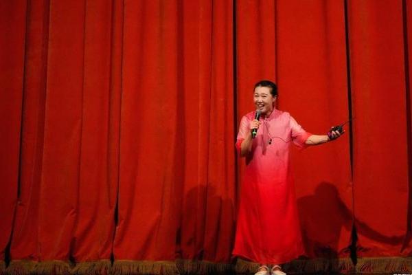 舞蹈中国艺术总监候燕 担任“一带一路”新加坡首都剧场开幕式总导演