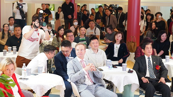 蕾丝床垫精彩亮相深圳设计周暨39届深圳国际家具展,开启她经济睡眠“芯”阶段!_TOM资讯