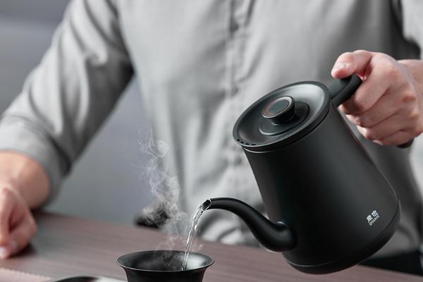 4分钟煮好一壶水！小熊电器泉也煮茶器：喝茶更便捷