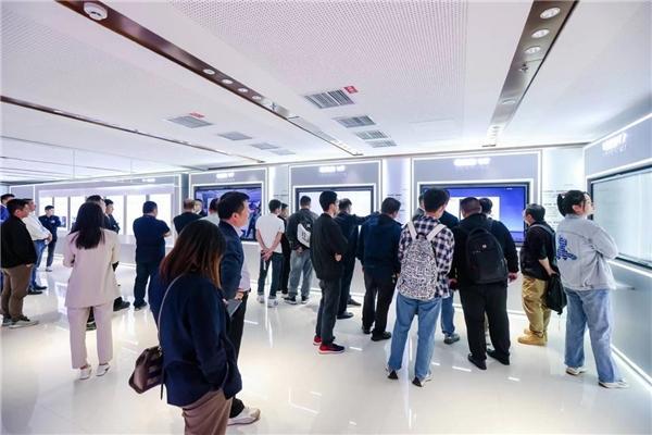 MAXHUB 2024全国新品品鉴会首站在京举办，高效会议解决方案亮相