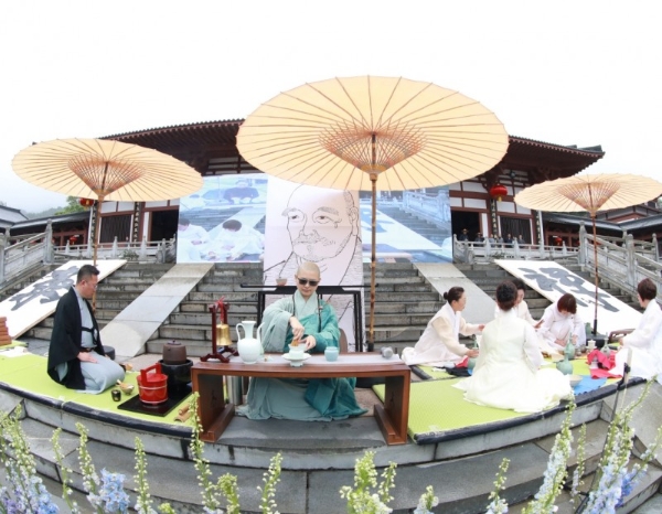 祖庭香云盖  茶禅谱新篇 第二届中日韩茶禅大会在曹山宝积寺举行