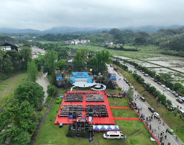  诗韵临川，墨香千载 抚州市举办千人抄诵王安石诗词活动