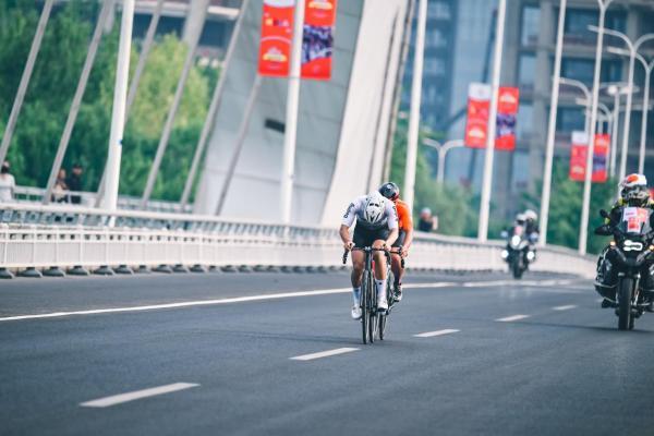 28国选手齐聚昌平，初夏在环西自行车中国挑战赛上演速度与激情的较量