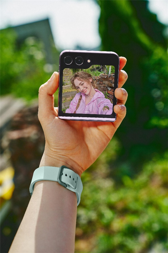 与夏日场景最合拍 三星Galaxy Z Flip5助你乐享精彩生活