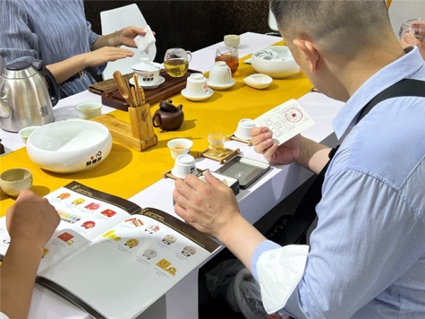 今年北京茶博会，我们把“龙”请来了