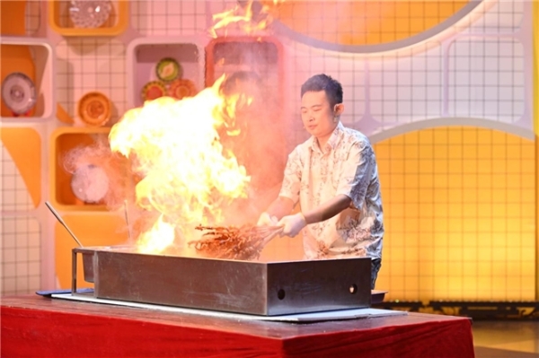 《穿越时空的美食》重现千年前宫廷硬菜 细品文化大餐里的中国味