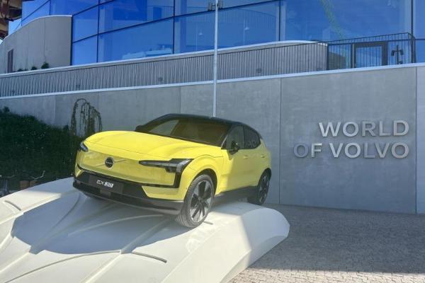 沃尔沃EX30：为年轻人定制的北欧高智感纯电SUV
