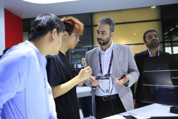 亮相MWC上海，XREAL用Beam Pro开启消费级AR生态跃迁时代