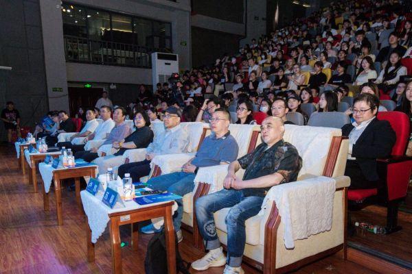 人工智能时代影视与网络视听创新发展论坛在天津传媒学院举行