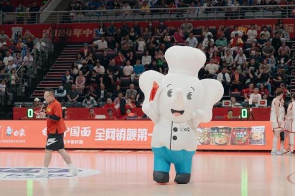 奥运热身赛持续展现拼搏精神，白象激励中国女篮“打一场进一步”