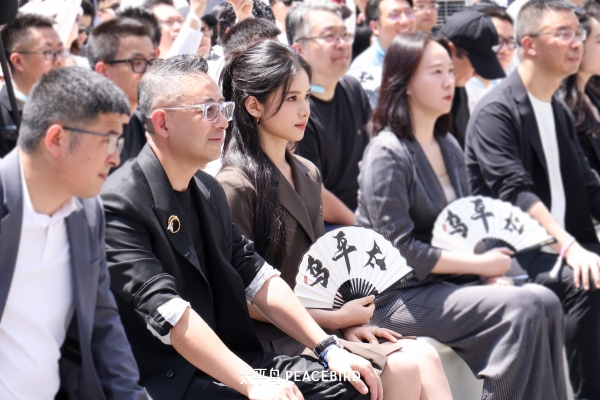 武汉太平鸟品牌旗舰店璀璨启幕，以新地标深化“一个品牌”精神传递