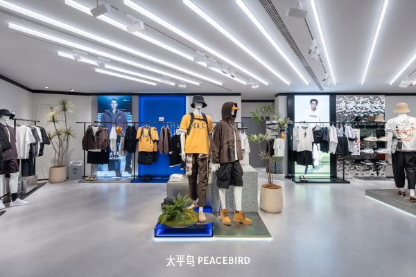 武汉太平鸟品牌旗舰店璀璨启幕，以新地标深化“一个品牌”精神传递
