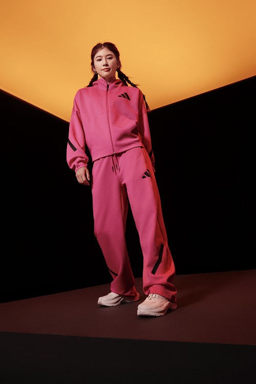 ADIDAS Z.N.E.「真治愈」携手新世代文体新星，全球同步发布黑标制服