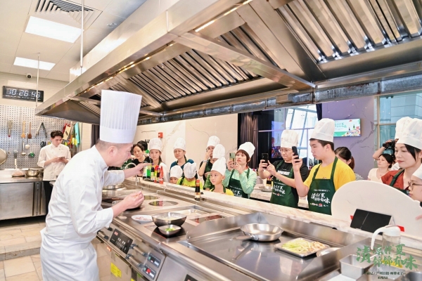 锦锦有味！李锦记夏日青少年烹饪教育课堂来袭