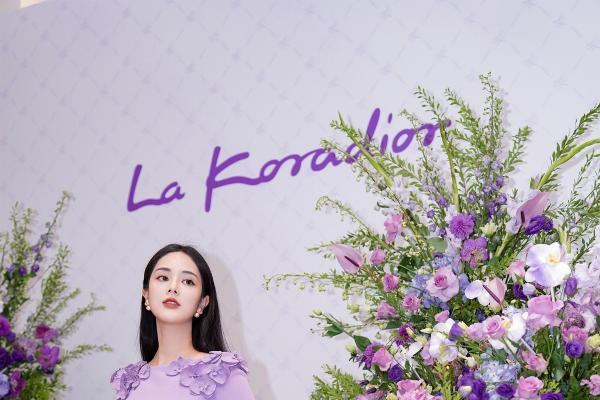  紫羽蝶兰|La Koradior拉珂蒂法绣高定发布会奢雅绽放 