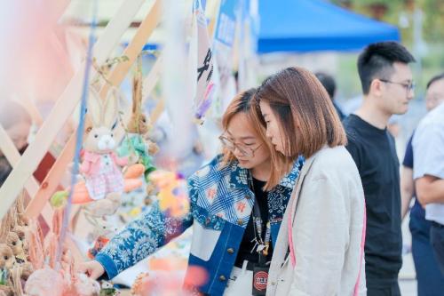 “服贸会我来了”第二届石景山文旅嘉年华主题快闪巴士活动精彩收官