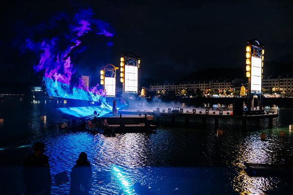  9月14日，南岳里·庙会民俗美食街正式开街，开启南岳文旅夜游新篇章！