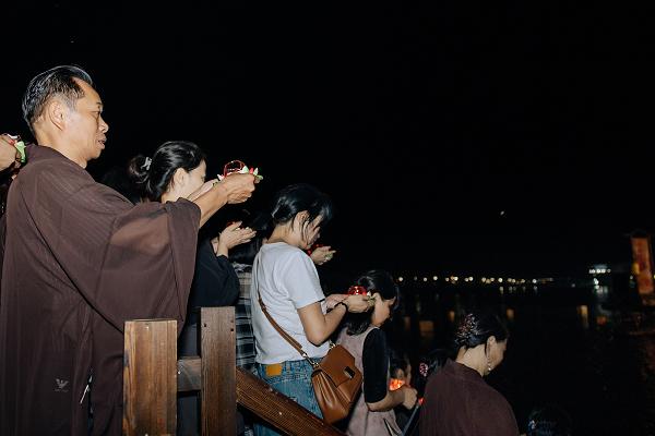  9月14日，南岳里·庙会民俗美食街正式开街，开启南岳文旅夜游新篇章！