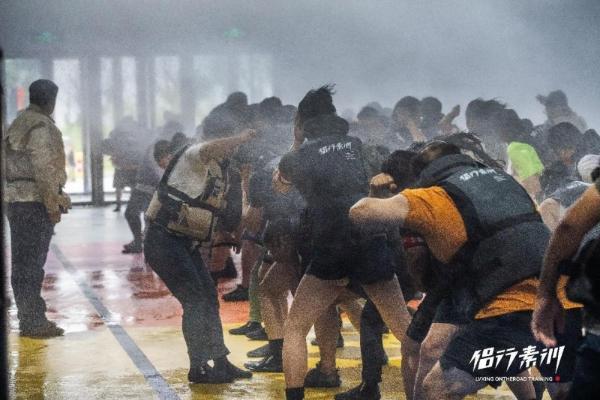 台风、暴雨……侣行素训基地开业，迎来全球首批“自然灾害体验者”