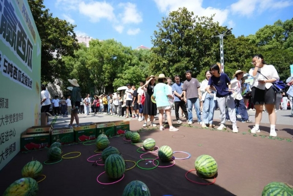 腾讯频道开学季活动「我为母校赢西瓜」 全国超千所高校参与